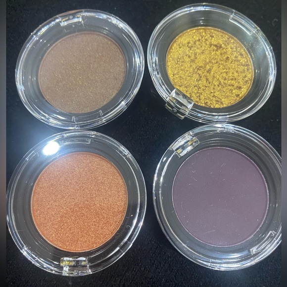 NYX UTOPIA EYESHADOW BRAND NEW - Picture 1 of 8